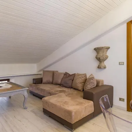La Voce Della Luna Apartment